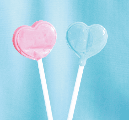 image de deux sucettes en forme de coeur