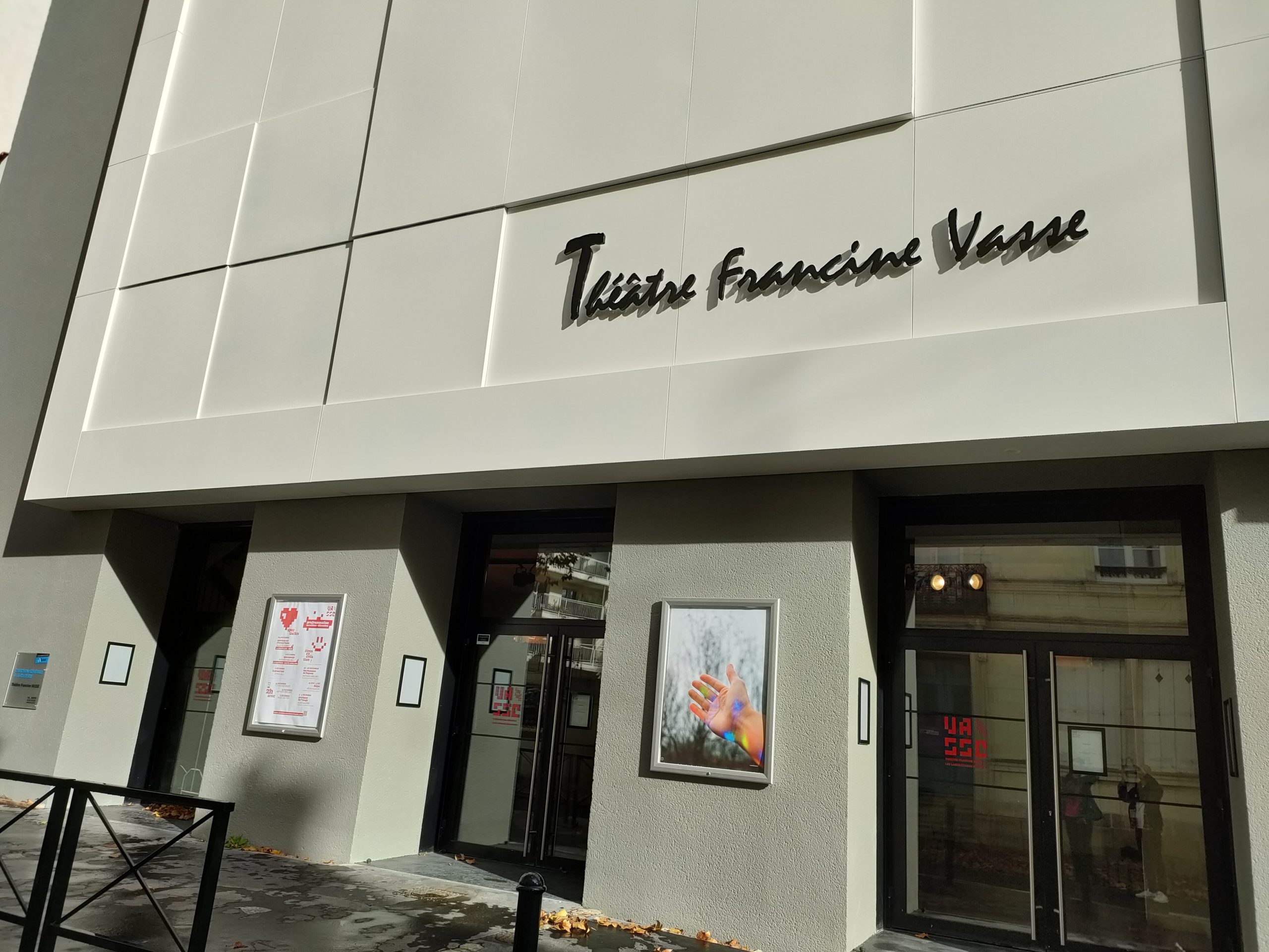 photo de la facade de théâtre francine vasse